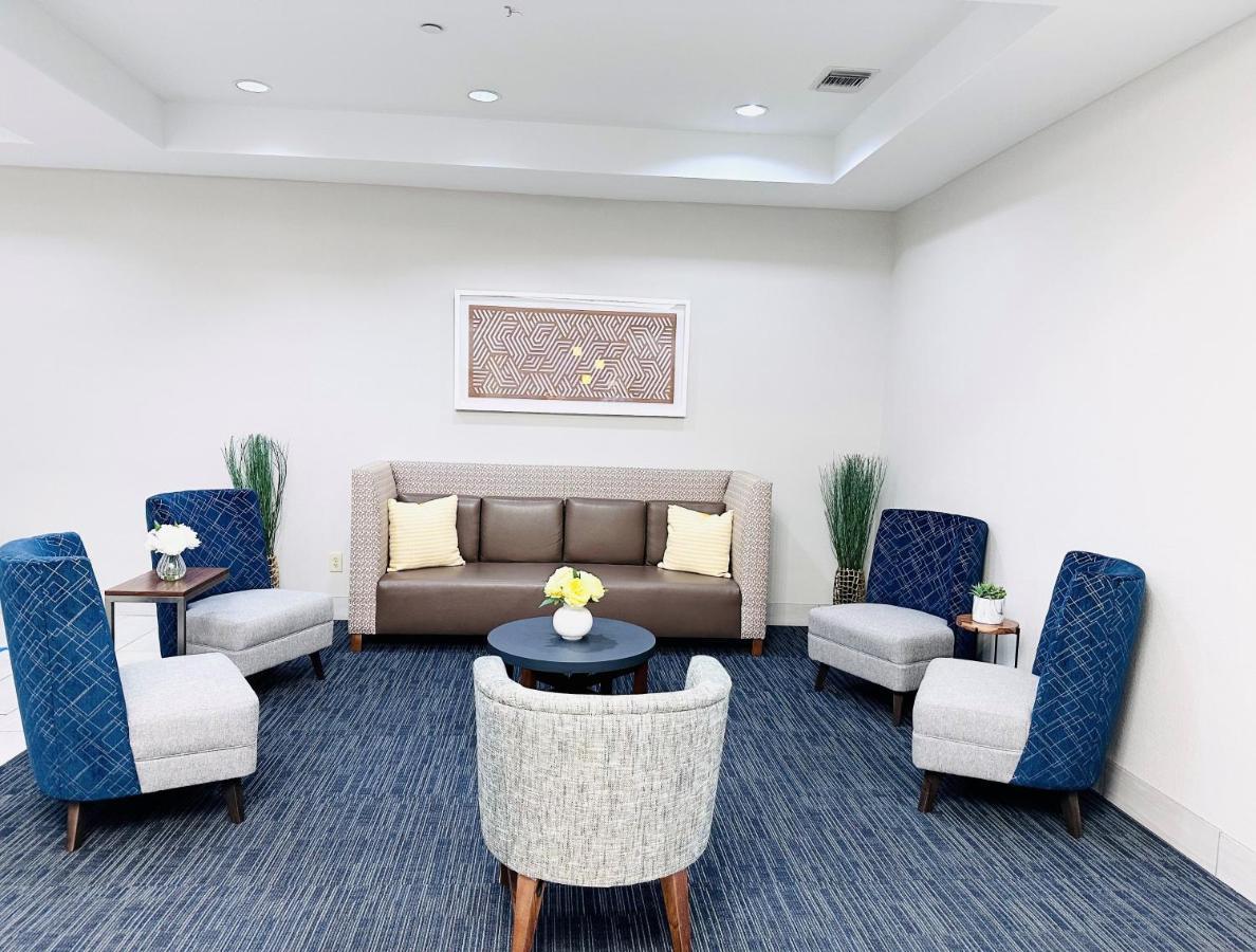 Holiday Inn Express & Suites Houston East - Baytown, An Ihg Hotel Екстериор снимка