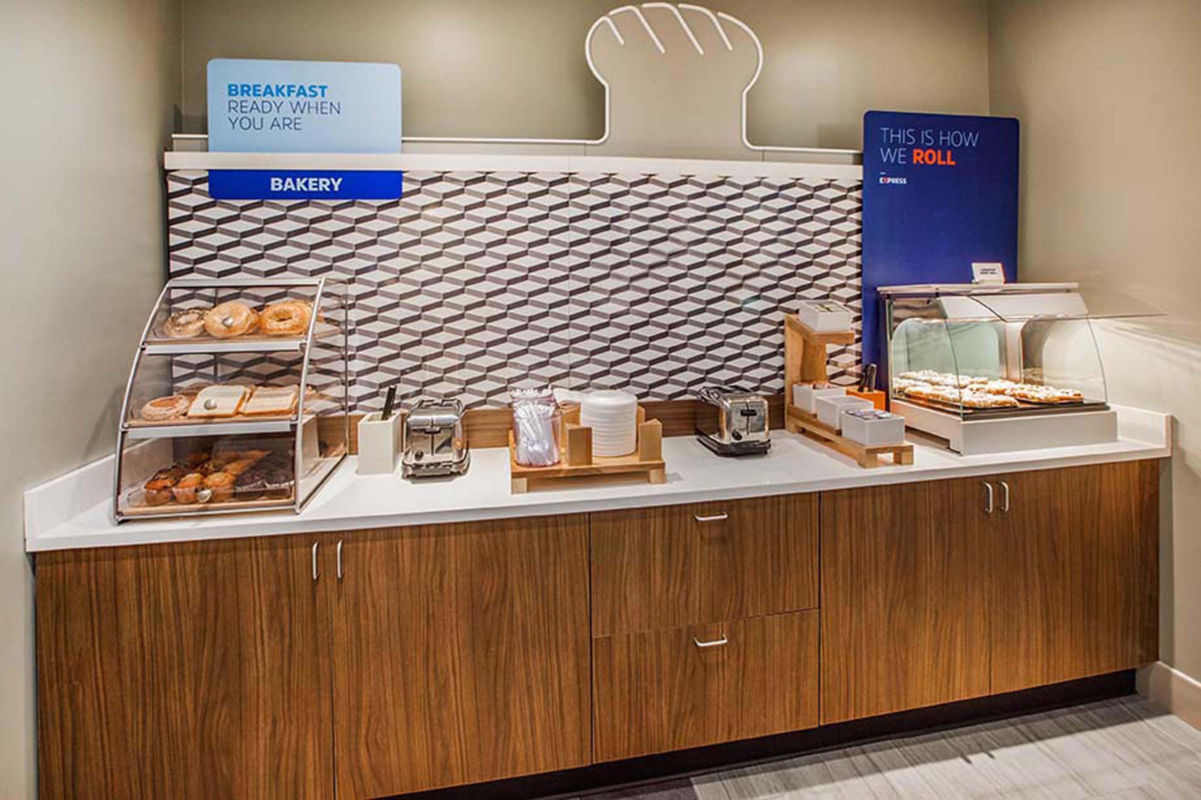 Holiday Inn Express & Suites Houston East - Baytown, An Ihg Hotel Екстериор снимка