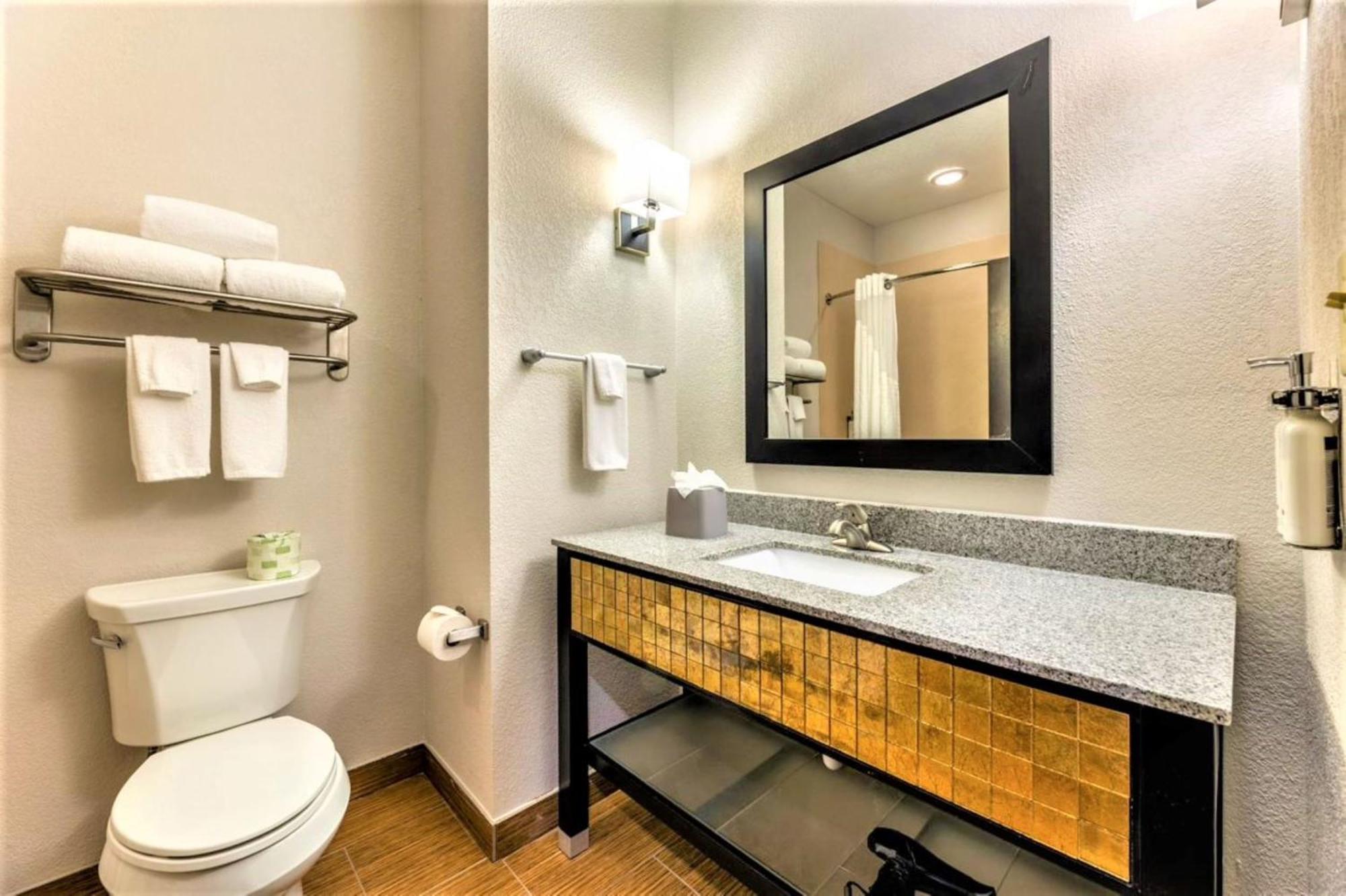 Holiday Inn Express & Suites Houston East - Baytown, An Ihg Hotel Екстериор снимка