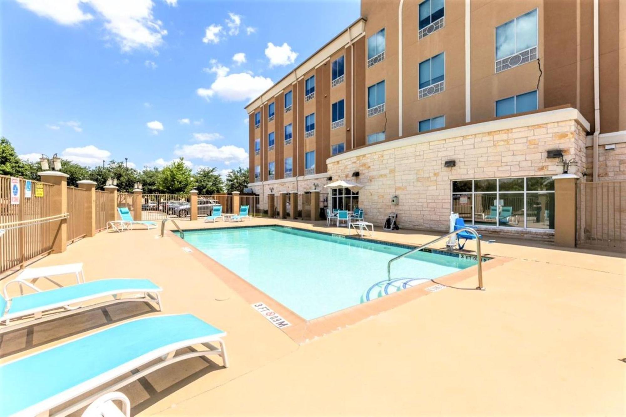 Holiday Inn Express & Suites Houston East - Baytown, An Ihg Hotel Екстериор снимка